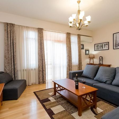 Serviced Apartment On Rustaveli Avenue 16 Tbilissi Extérieur photo