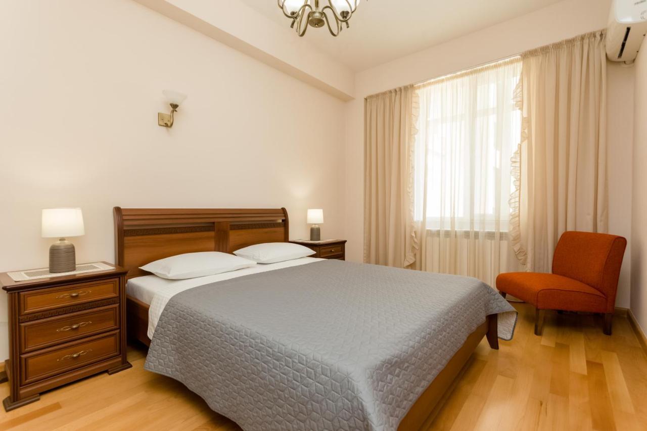 Serviced Apartment On Rustaveli Avenue 16 Tbilissi Extérieur photo