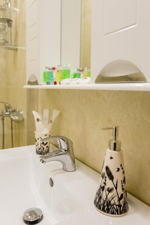Serviced Apartment On Rustaveli Avenue 16 Tbilissi Extérieur photo