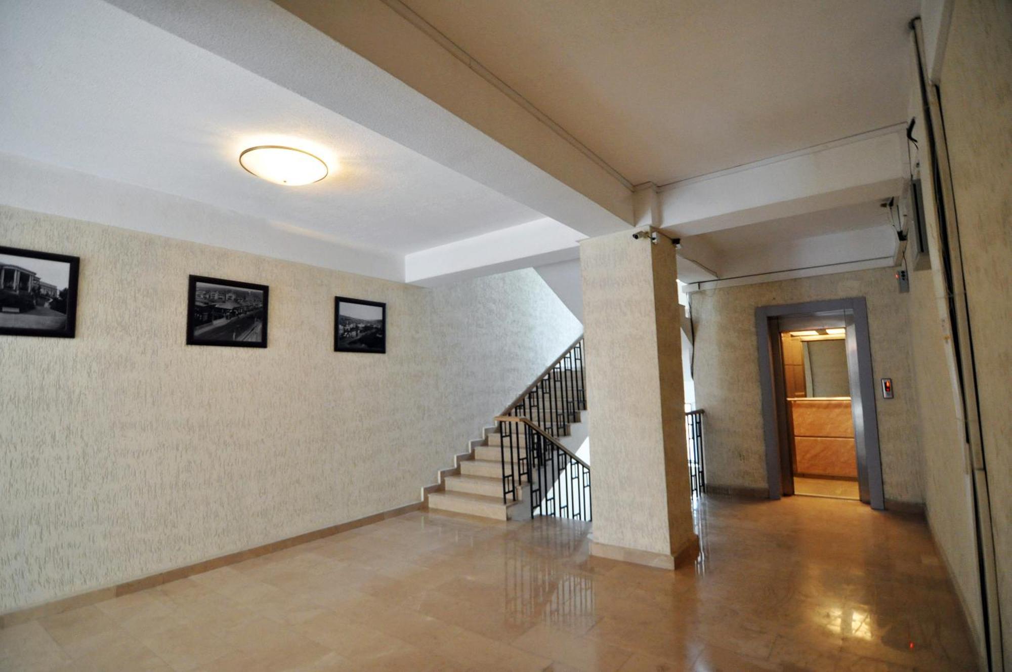 Serviced Apartment On Rustaveli Avenue 16 Tbilissi Extérieur photo